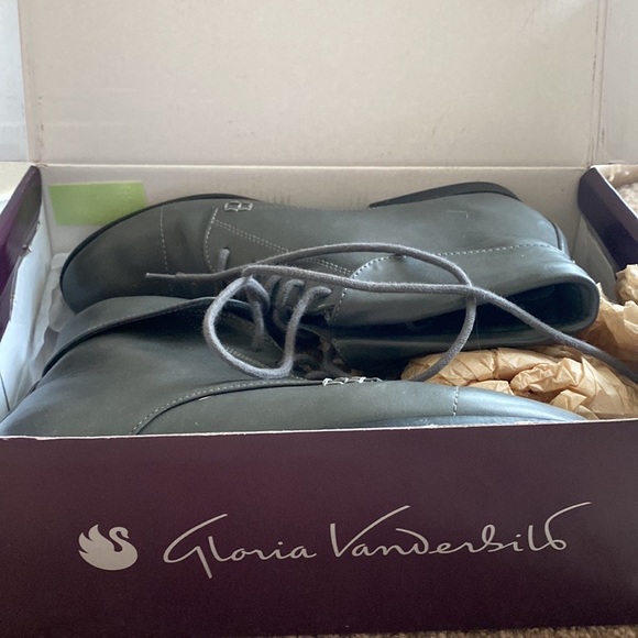 Gloria Vanderbilt gray short hipster boots sz 8 - Picture 3 of 6